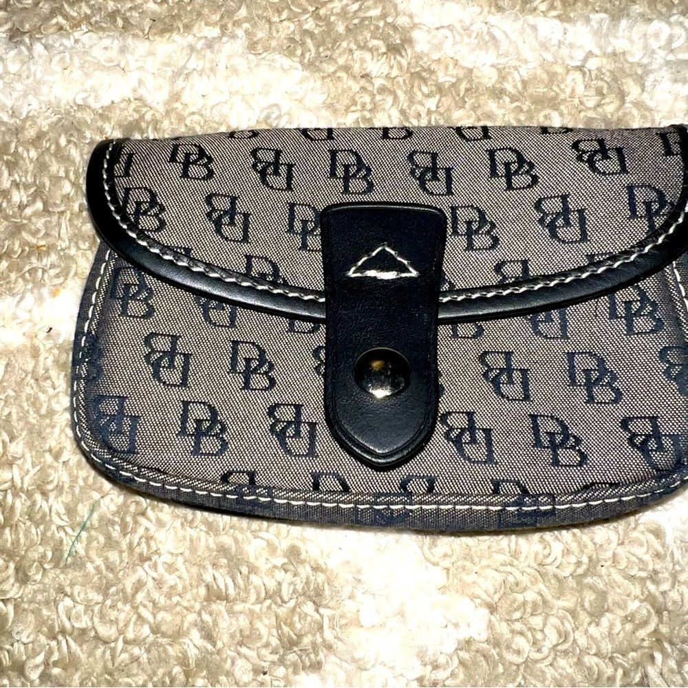 Vintage Dooney & Bourke coin purse